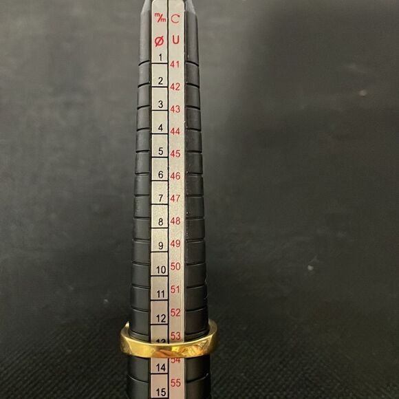 Large ring with a large purple gem - Picture 6 of 6